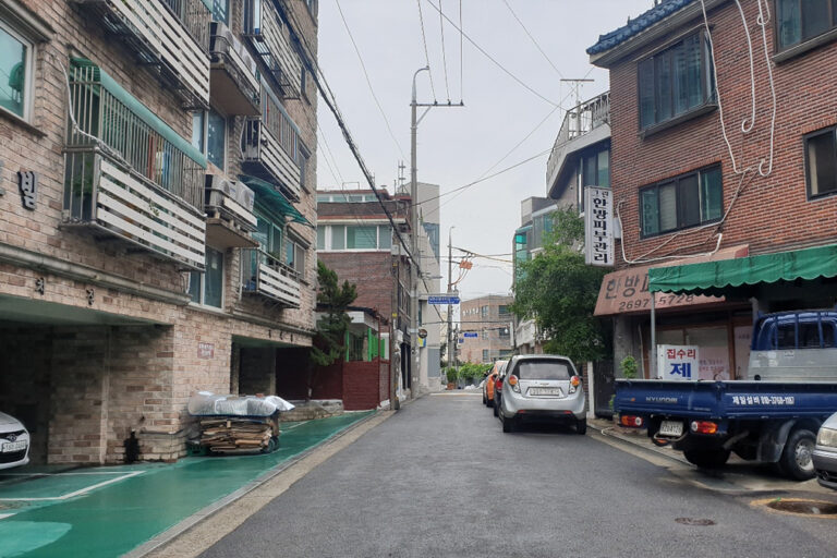 이수영 선생님이 살고계시는 골목 사진